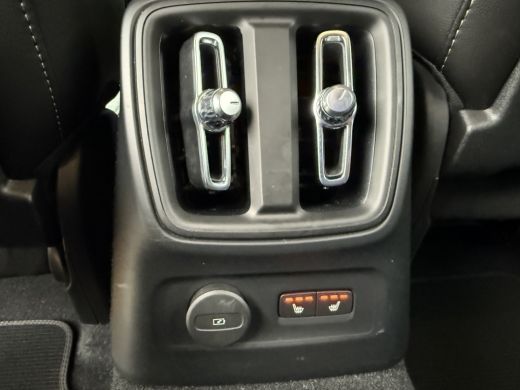 Volvo  XC40 Volvo T4 Plug-in hybrid Plus Dark | Elektrische Voorstoelen | Camera | Leder | DAB | LED ActivLease financial lease
