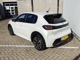 Peugeot 208 Peugeot 1.2 PureTech GT | Achteruitrijcamera | Apple Carplay/Android Auto|telefoonintegratie prem...
