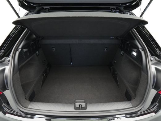 Audi Q2 35 TFSI 150pk S Edition Virtual Cockpit S Line Black 60 ActivLease financial lease