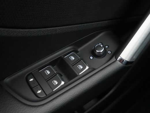 Audi Q2 35 TFSI 150pk S Edition Virtual Cockpit S Line Black 60 ActivLease financial lease