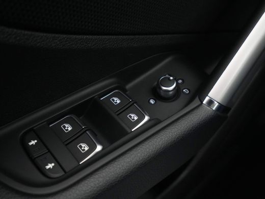 Audi Q2 35 TFSI Advanced edition Panorama Navigatie Pdc Acc 109 ActivLease financial lease