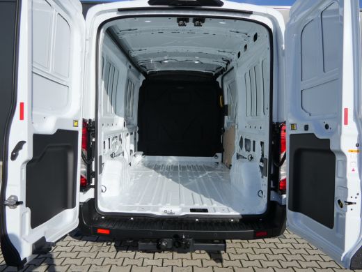Ford Transit Ford 350 2.0 TDCI 165pk L3H2 Trend | € 7.825,- Voorraad Voordeel ActivLease financial lease