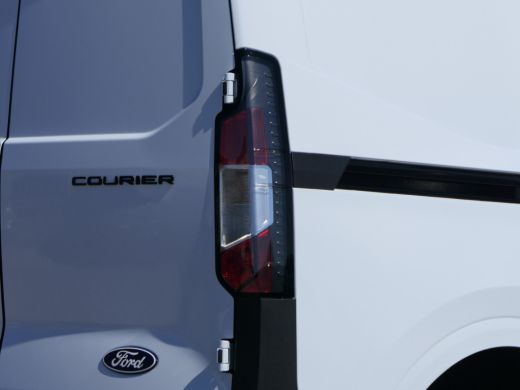 Ford Transit Courier 1.5 EcoBlue Trend | Voorraad! | Camera | Lichtmetalen Velgen | Trekhaak | Cruise Control | Airco ... ActivLease financial lease