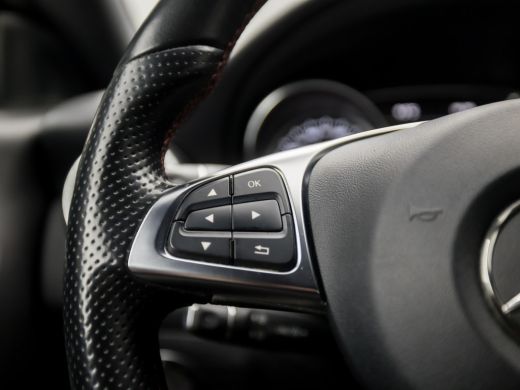 Mercedes CLA-Klasse 180 AMG Sport Automaat (GROOT NAVI, LEDER/ALCANTARA, STOELVERWARMING, SPORTSTOELEN, DIAMOND GRILL... ActivLease financial lease