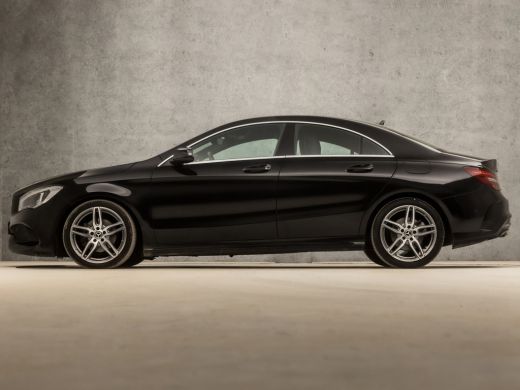 Mercedes CLA-Klasse 180 AMG Sport Automaat (GROOT NAVI, LEDER/ALCANTARA, STOELVERWARMING, SPORTSTOELEN, DIAMOND GRILL... ActivLease financial lease