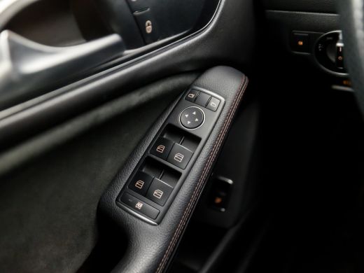 Mercedes CLA-Klasse 180 AMG Sport Automaat (GROOT NAVI, LEDER/ALCANTARA, STOELVERWARMING, SPORTSTOELEN, DIAMOND GRILL... ActivLease financial lease
