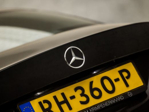 Mercedes CLA-Klasse 180 AMG Sport Automaat (GROOT NAVI, LEDER/ALCANTARA, STOELVERWARMING, SPORTSTOELEN, DIAMOND GRILL... ActivLease financial lease