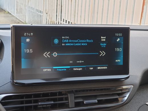 Peugeot 3008 Hybrid 136 e-DCS6 Allure Pack Business | 18" lichtmetalen velgen 'Detroit' | Achterste zijruiten ... ActivLease financial lease