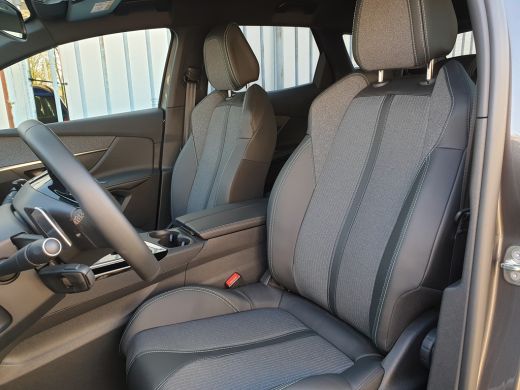 Peugeot 3008 Hybrid 136 e-DCS6 Allure Pack Business | 18" lichtmetalen velgen 'Detroit' | Achterste zijruiten ... ActivLease financial lease