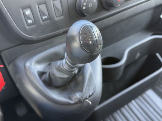 Renault Master 2.3 dCi 131 pk E6 / PICK UP / L4 MAXI / 1e EIG. / HIAB KRAAN / AIRCO / CRUISE / 3-ZITS ActivLease financial lease
