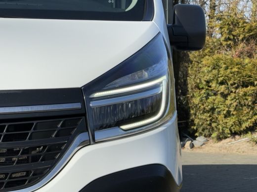 Renault Trafic 2.0 dCi 120 PK / L1H1 / 1e EIG. / 2x SCHUIFDEUR / TREKHAAK / AIRCO / CRUISE ActivLease financial lease
