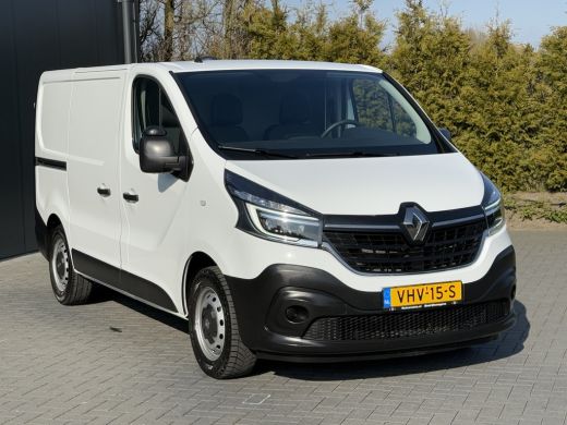 Renault Trafic 2.0 dCi 120 PK / L1H1 / 1e EIG. / 2x SCHUIFDEUR / TREKHAAK / AIRCO / CRUISE ActivLease financial lease