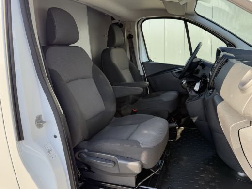 Renault Trafic 2.0 dCi 120 PK / L1H1 / 1e EIG. / 2x SCHUIFDEUR / TREKHAAK / AIRCO / CRUISE ActivLease financial lease