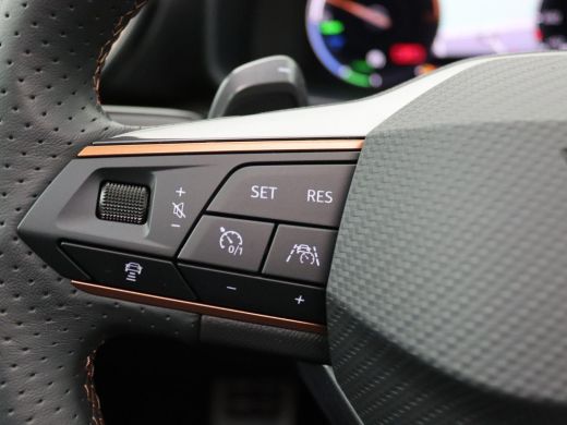 Seat Formentor 1.4 e-Hybrid VZ Performance 245PK DSG Pano-Schuifdak, Side Assist, Adaptieve Cruise Controle, Sto... ActivLease financial lease