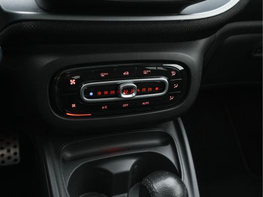 Smart Forfour EQ Business Solution Cool&Media-Pack 18 kWh [ 3-Fase ] (INCL-BTW) *PANO | FULL-LEATHER | NAVI-FUL... ActivLease financial lease