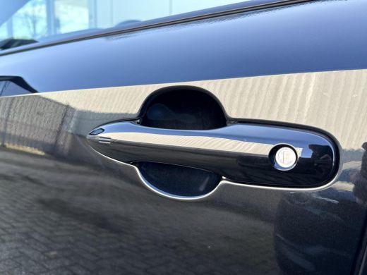 Toyota Corolla Touring Sports Hybrid 140 Dynamic **DODEHOEK DETECTIE/ STUUR EN STOELVERWARMING/ 36 MAANDEN GARANTIE ActivLease financial lease