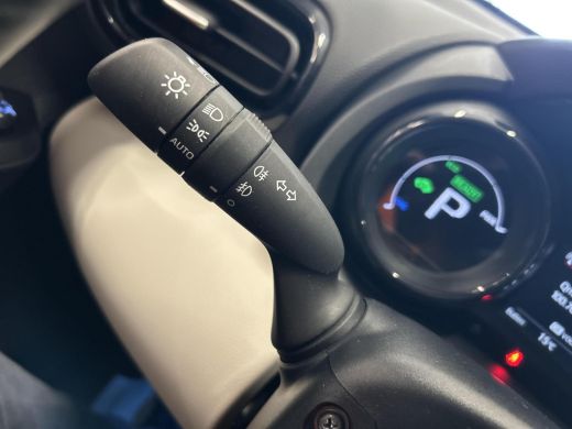 Toyota Yaris 1.5 Hybrid Executive ActivLease financial lease