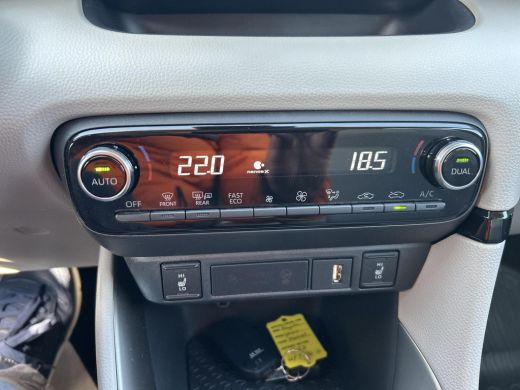 Toyota Yaris 1.5 Hybrid Executive ActivLease financial lease