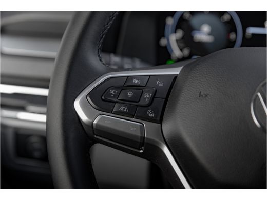 Volkswagen Transporter 2.0 TDI 170PK Bulli Intro L2 | Digital Cockpit | LED | Navigatie | ActivLease financial lease