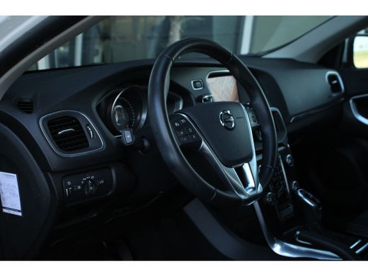 Volvo  V40 T2 Polar+ | Cruise Control | Navigatie | Stoelverwarming | Full-LED | 16-Inch | PDC ActivLease financial lease