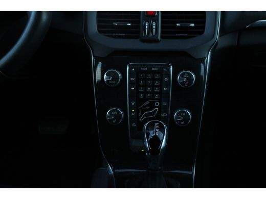 Volvo  V40 T2 Polar+ | Cruise Control | Navigatie | Stoelverwarming | Full-LED | 16-Inch | PDC ActivLease financial lease