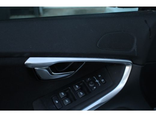 Volvo  V40 T2 Polar+ | Cruise Control | Navigatie | Stoelverwarming | Full-LED | 16-Inch | PDC ActivLease financial lease
