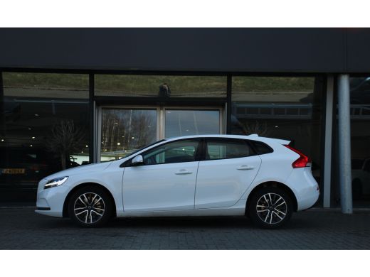 Volvo  V40 T2 Polar+ | Cruise Control | Navigatie | Stoelverwarming | Full-LED | 16-Inch | PDC ActivLease financial lease
