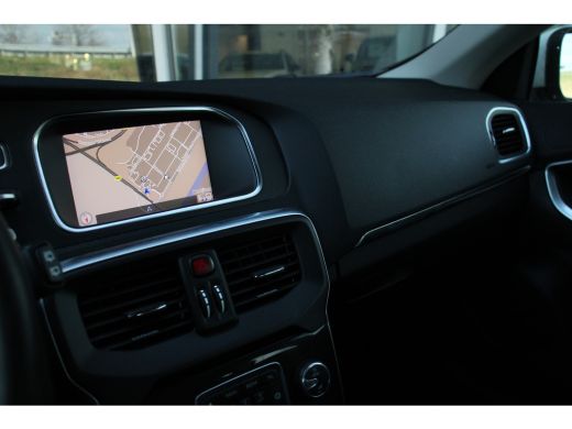 Volvo  V40 T2 Polar+ | Cruise Control | Navigatie | Stoelverwarming | Full-LED | 16-Inch | PDC ActivLease financial lease