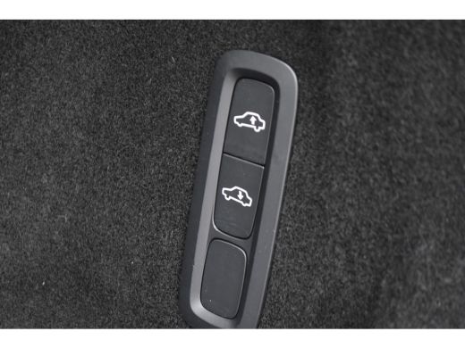 Volvo  XC60 Volvo T6 Plug-in hybrid AWD Ultimate Bright |Luchtvering |H&K |360CAM ActivLease financial lease