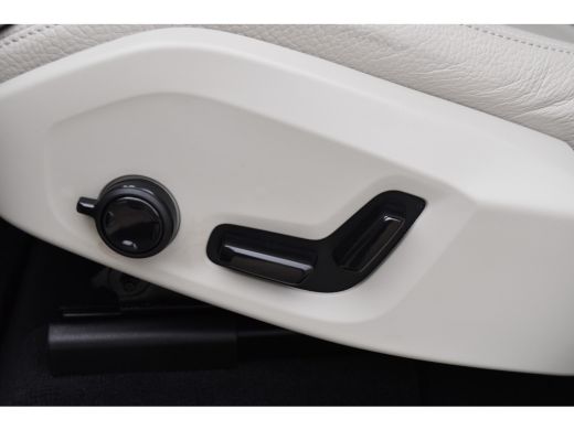 Volvo  XC60 Volvo T6 Plug-in hybrid AWD Ultimate Bright |Luchtvering |H&K |360CAM ActivLease financial lease