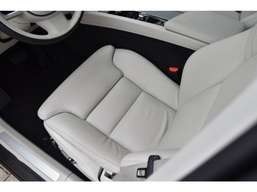 Volvo  XC60 Volvo T6 Plug-in hybrid AWD Ultimate Bright |Luchtvering |H&K |360CAM ActivLease financial lease
