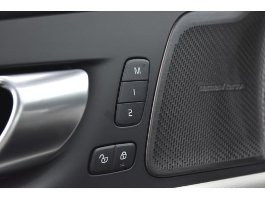 Volvo  XC60 Volvo T6 Plug-in hybrid AWD Ultimate Bright |Luchtvering |H&K |360CAM ActivLease financial lease