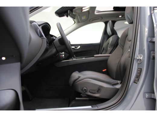 Volvo  XC60 Volvo T6 350PK AWD Plus Dark | Trekhaak | Gelamineerd Glas | Adapt Led | Alarm ActivLease financial lease