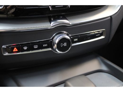 Volvo  XC60 Volvo T6 350PK AWD Plus Dark | Trekhaak | Gelamineerd Glas | Adapt Led | Alarm ActivLease financial lease