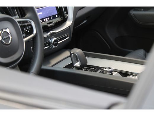Volvo  XC60 Volvo T6 350PK AWD Plus Dark | Trekhaak | Gelamineerd Glas | Adapt Led | Alarm ActivLease financial lease