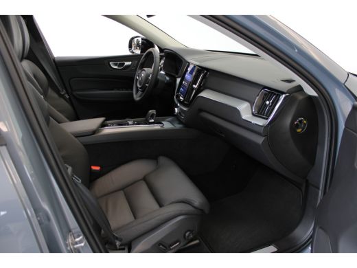 Volvo  XC60 Volvo T6 350PK AWD Plus Dark | Trekhaak | Gelamineerd Glas | Adapt Led | Alarm ActivLease financial lease