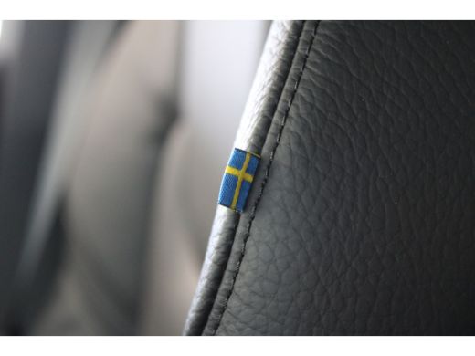 Volvo  XC60 Volvo T6 350PK AWD Plus Dark | Trekhaak | Gelamineerd Glas | Adapt Led | Alarm ActivLease financial lease