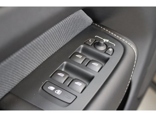 Volvo  XC60 Volvo T6 350PK AWD Plus Dark | Trekhaak | Gelamineerd Glas | Adapt LED | All Season ActivLease financial lease
