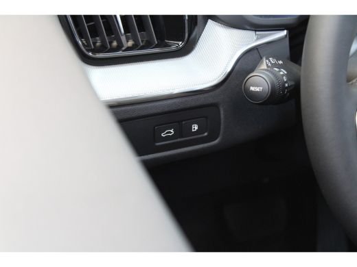 Volvo  XC60 Volvo T6 350PK AWD Plus Dark | Trekhaak | Gelamineerd Glas | Adapt LED | All Season ActivLease financial lease