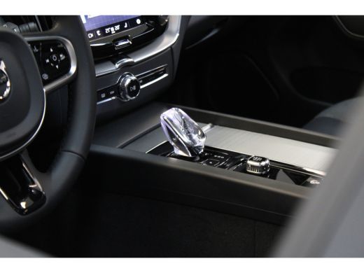 Volvo  XC60 Volvo T6 350PK AWD Plus Dark | Trekhaak | Gelamineerd Glas | Adapt LED | All Season ActivLease financial lease
