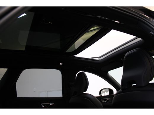 Volvo  XC60 Volvo T6 350PK AWD Plus Dark | Trekhaak | Gelamineerd Glas | Adapt LED | All Season ActivLease financial lease