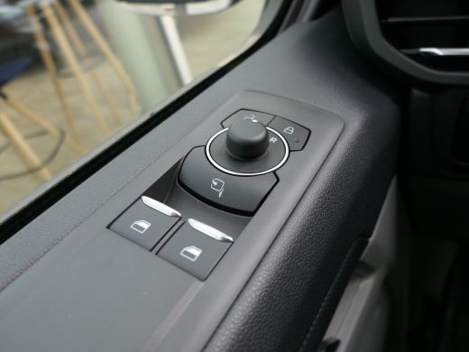 Ford Transit Custom Ford 320 2.0 TDCI L2H1 Limited | € 5.453,- Voorraad Voordeel | | 17" Lichtmetalen velgen | Driver... ActivLease financial lease