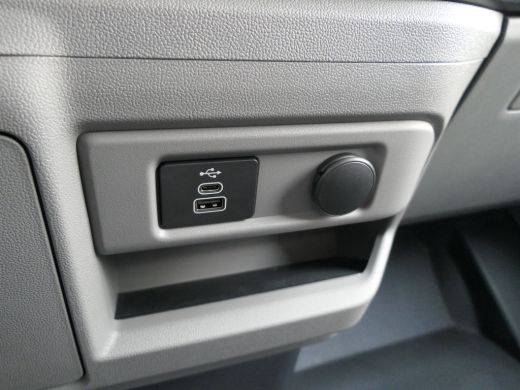 Ford Transit Custom Ford 320 2.0 TDCI L2H1 Limited | € 5.453,- Voorraad Voordeel | | 17" Lichtmetalen velgen | Driver... ActivLease financial lease