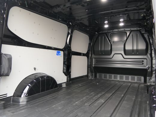Ford Transit Custom 320 136 pk Automaat 2.0 TDCI L2H1 Limited | € 5.330,- Voorraad Voordeel | Uit voorraad leverbaar!... ActivLease financial lease