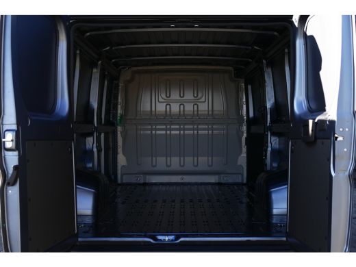 Peugeot Boxer 2.2 BLUEHDI 140PK L2H1 3.5T AUTOMAAT / NAVI / LED / PDC / CAMERA / BLUETOOTH / CRUISECONTROL / VO... ActivLease financial lease