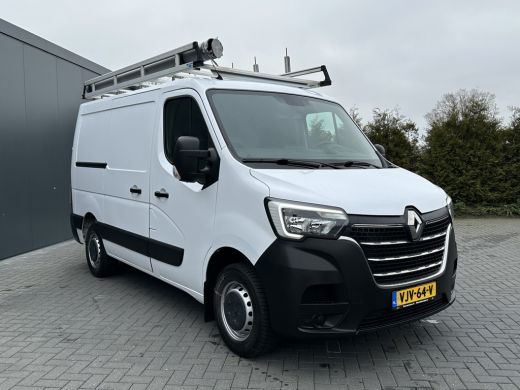 Renault Master 2.3 DCI 136 PK / L1H1 / GLASRESTEEL / 1e EIG. / 2.5T TREKHAAK / IMPERIAAL / CAMERA / AIRCO / CRUISE ActivLease financial lease