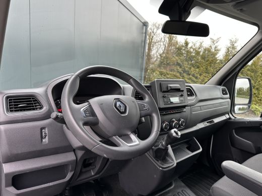Renault Master 2.3 DCI 136 PK / L1H1 / GLASRESTEEL / 1e EIG. / 2.5T TREKHAAK / IMPERIAAL / CAMERA / AIRCO / CRUISE ActivLease financial lease