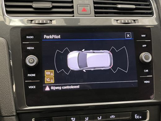Volkswagen e-Golf Volkswagen E-DITION | Airco (automatisch) | Boordcomputer | LED dagrijverlichting ActivLease financial lease