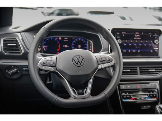 Volkswagen T-Cross Volkswagen R-Line Inclusief € 2000,- inruilvoordeel | 'App-Connect' draadloze smartphone integrat... ActivLease financial lease
