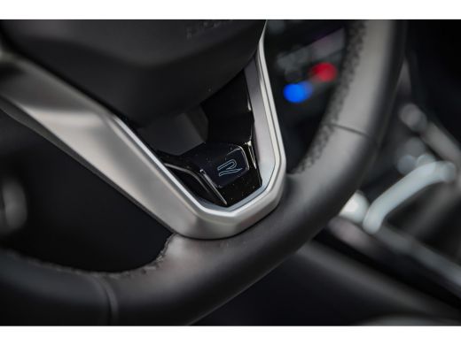 Volkswagen T-Cross Volkswagen R-Line Inclusief € 2000,- inruilvoordeel | 'App-Connect' draadloze smartphone integrat... ActivLease financial lease